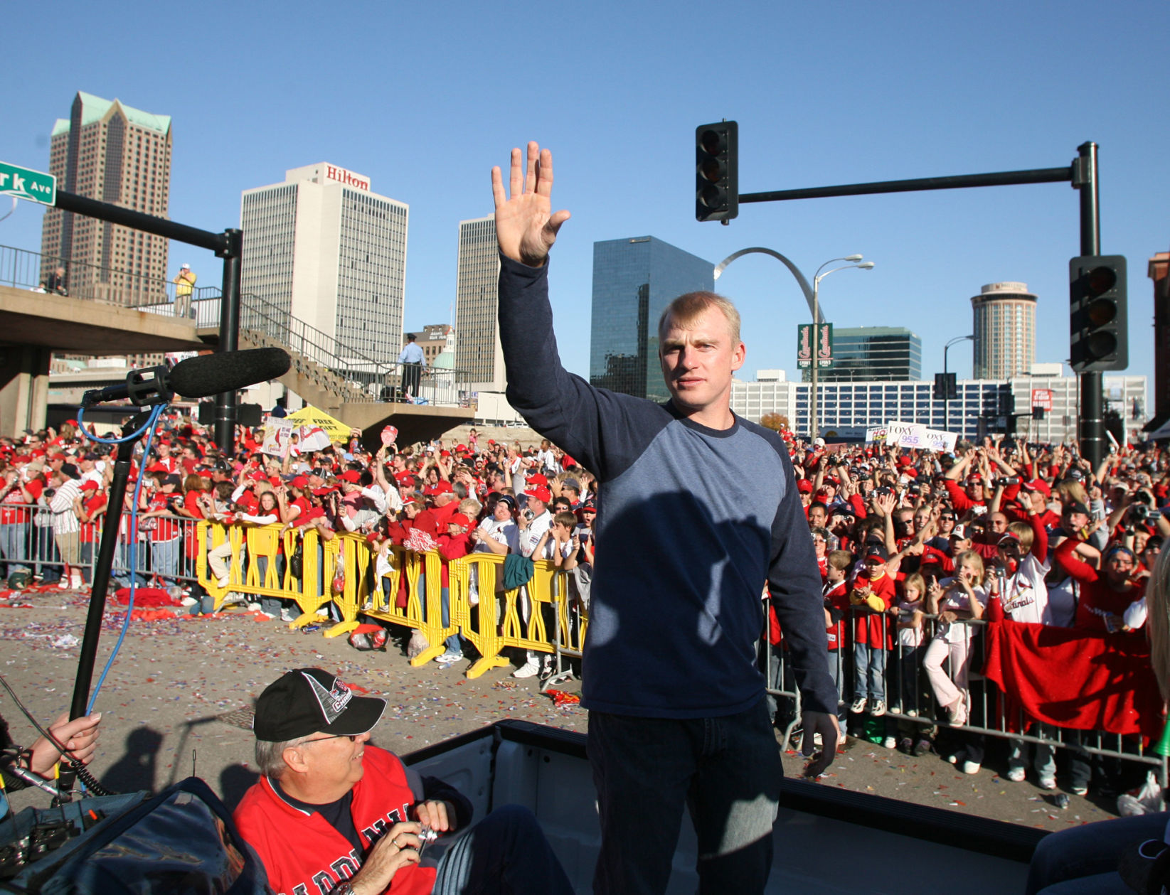 David Eckstein waves during Cardinals 2006 World Series parade
